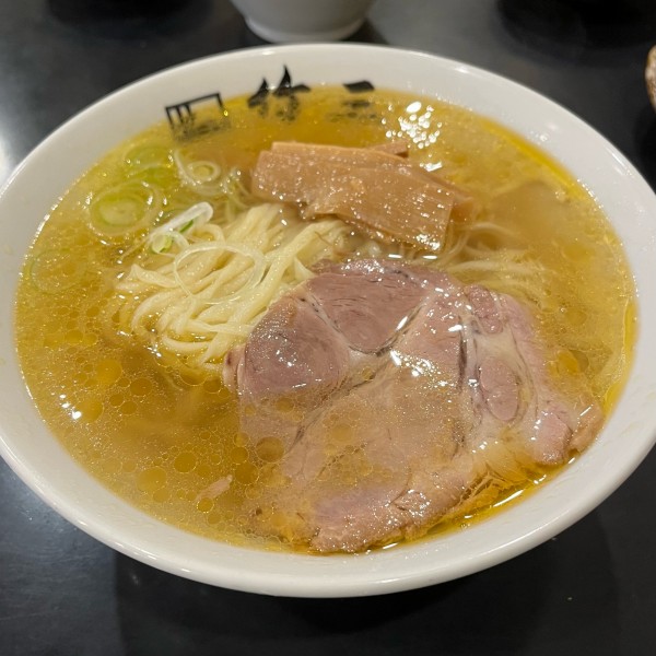 「ラーメン〝塩〟」@らーめん 竹三の写真