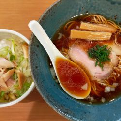 醤油らぁ麺850円+賄い飯50円