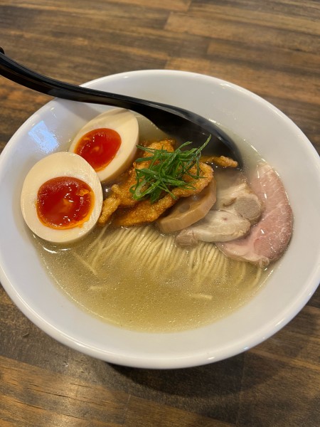 「味玉塩らぁめん」@六紋銭エッセンスの写真