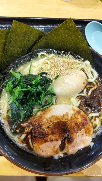 「黒家系ラーメン」@横浜家系ラーメン 壱角家 イトーヨーカドーららぽーと横浜店の写真