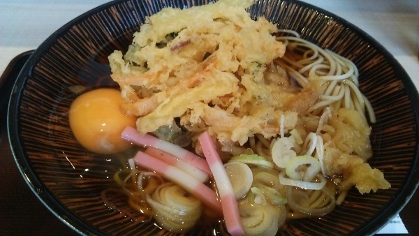 「かき揚げ天玉そば（温） 660円」@生そば 玉川 錦糸町駅前プラザビル店の写真