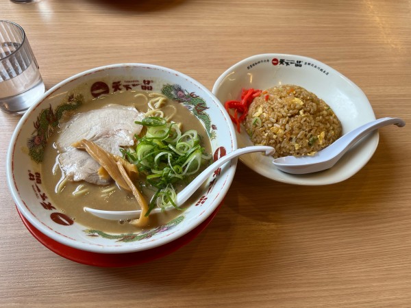 「餃子チャーハン定食（こってり）1480円」@天下一品 三郷店の写真