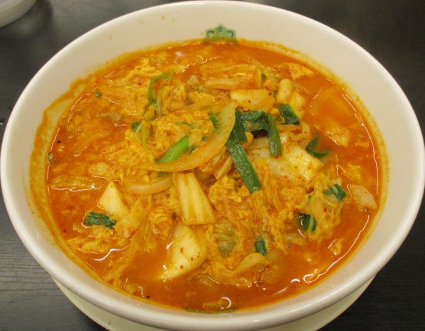 「＜期間限定＞チゲ味噌ラーメン　690円」@日高屋 新宿三丁目店の写真