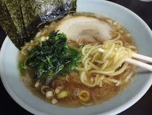 「ラーメン並(固め)(800)」@横浜家系ラーメン 大津家 新大津店の写真