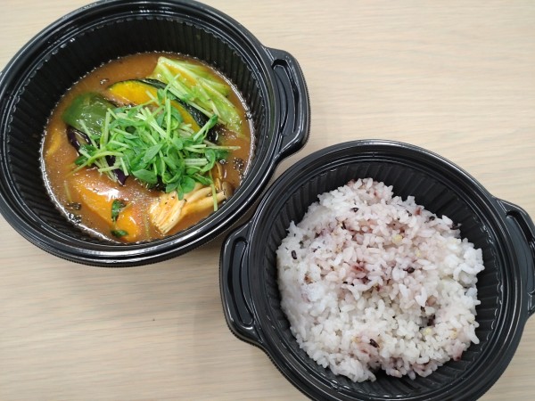 「基本野菜７種の美人ベジタブルスープカレー　１０００円」@カーニャパッソの写真