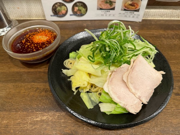 「定番つけ麺　950円」@つけ麺本舗 辛部 広島駅前店の写真