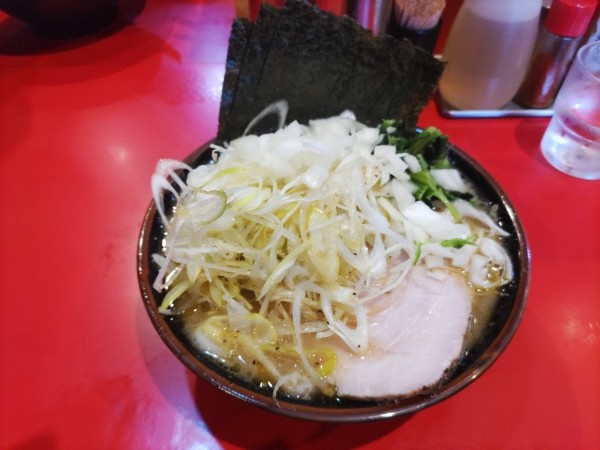 「ネギラーメン＋玉ねぎ（¥850＋¥30）」@どんとこい家の写真