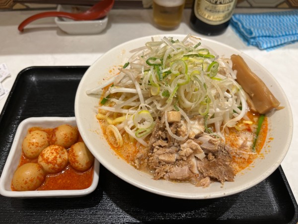 「あえめん＋チンピラ玉子」@味噌麺処 花道庵 東京ラーメンストリート店の写真