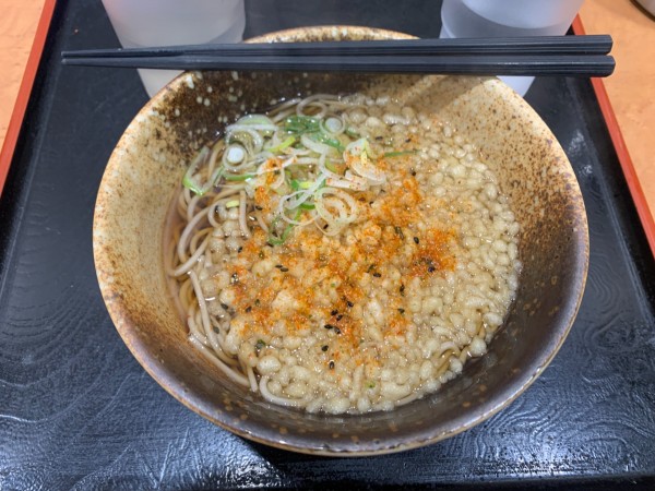 「たぬきそば 440円」@えきめんや 横浜店の写真