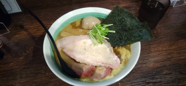 「【SNS告知限定】特らぁめん中盛⇨麺もち姫変更」@自家製麺 麺屋 利八の写真
