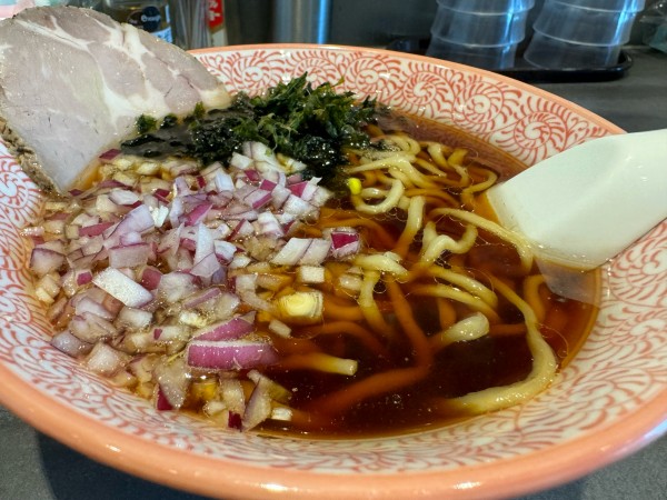 「淡麗＋ネギ増し」@麺や べらぼうの写真