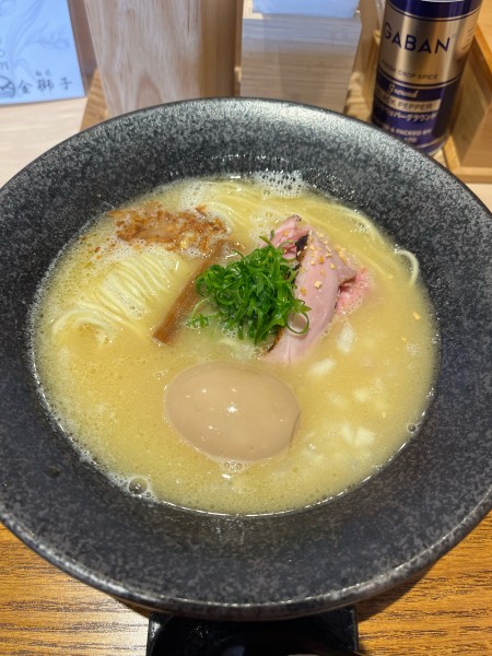 「味玉鶏そば」@麺道 金獅子の写真