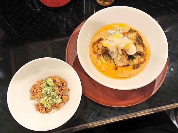 「トーキョーニューミクスチャーヌードル、など」@トーキョーニューミクスチャーヌードル 八咫烏 CHIKARABOの写真