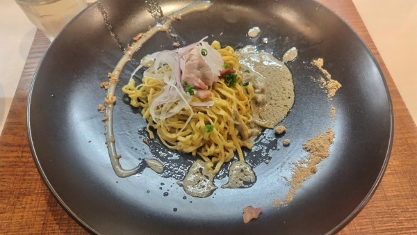 「替え玉　蟹のミソのソース」@論露に不二の写真