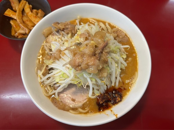 「小味噌らーめん+ピリ辛メンマ」@ジラフの写真