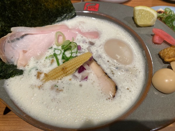 「鳥白湯ラーメンスペシャル」@RAMEN FACTORY TORISETSUの写真