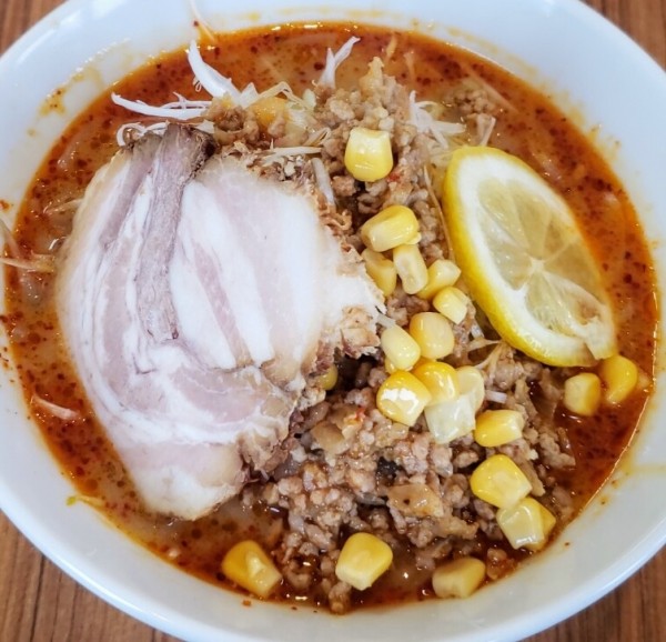 「火山らぁめん（からめ）1,050円」@旭川らぁめん としまるの写真