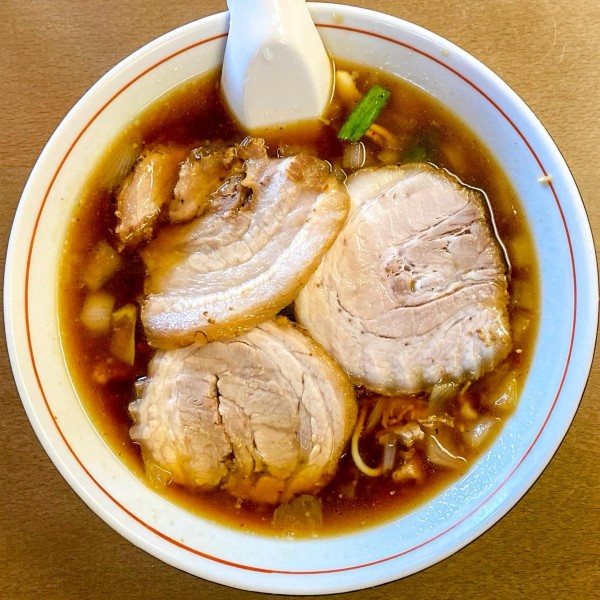 「しょうゆらんしゅうめんチャーシュー入り ¥990」@御食事処 やちよの写真