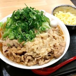 ラーメン 醤油（特盛＋チーズ＋うずら）
