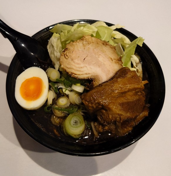 「熊本全部入りラーメン(1100円)」@熊本ラーメン 麺王の写真