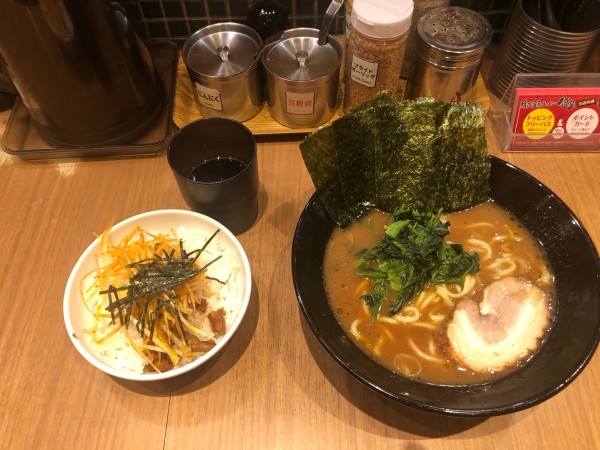 「ラーメン」@横浜家系 ラーメン銀家の写真