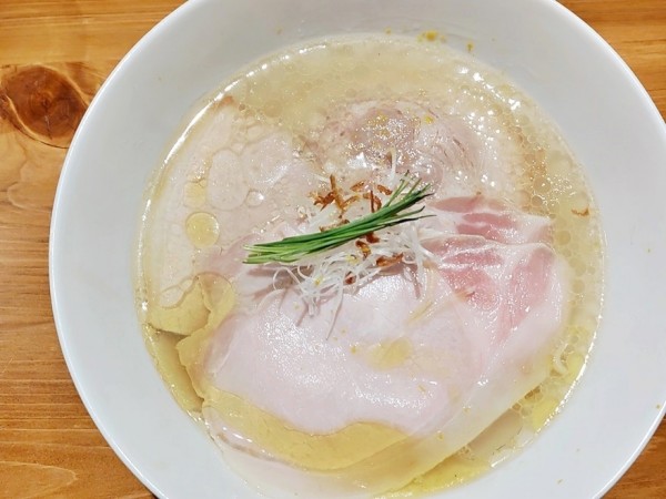 「チャーシュー塩らぁめん」@麺 ふじさきの写真