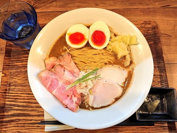 「特製濃厚煮干ラーメン」@ラーメン 裏健やかの写真
