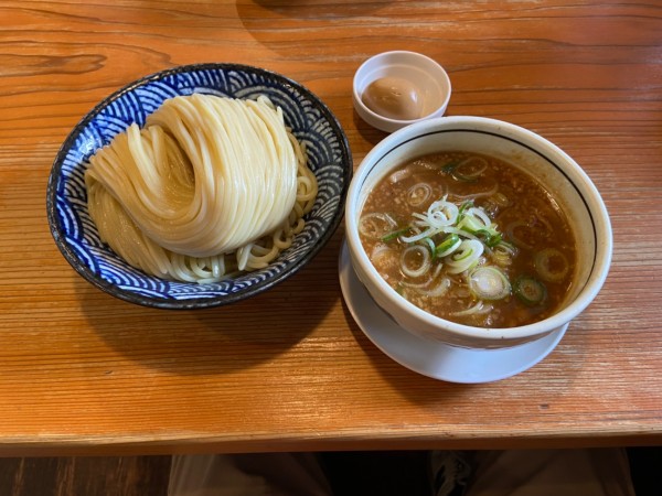 「醤油つけ麺大盛り、味玉(1250円)」@麺 一直の写真