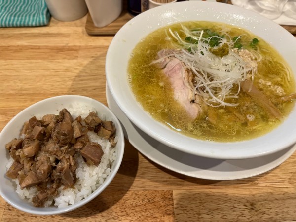 「とりそば＋ランチタイム小ライス＋替玉」@らーめん天神下 大喜の写真