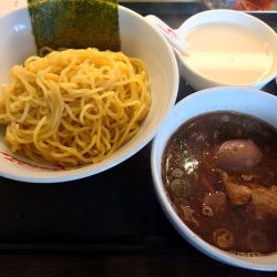 つけ麺並盛+あじ玉(880円)