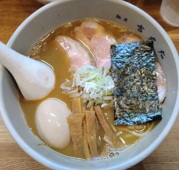 「味玉らーめん 1100円 チャーシュー 500円」@麺屋吉左右の写真