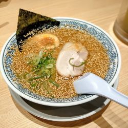 醤油とんこつ 白