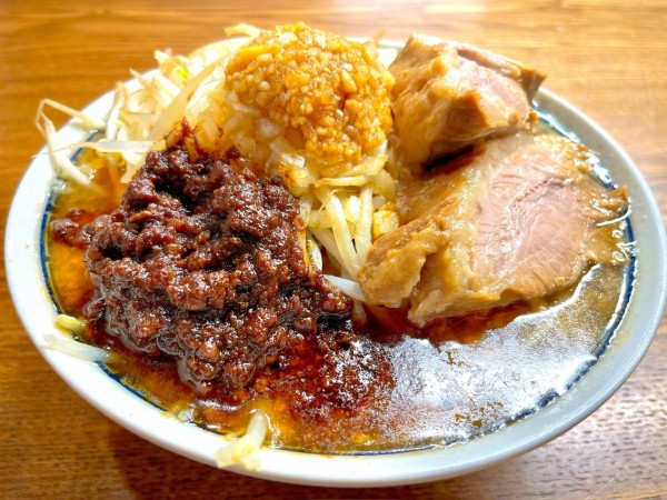 「豚太麺（950円）、豚増（200円）辛味噌（200円）、」@豚男爵の写真