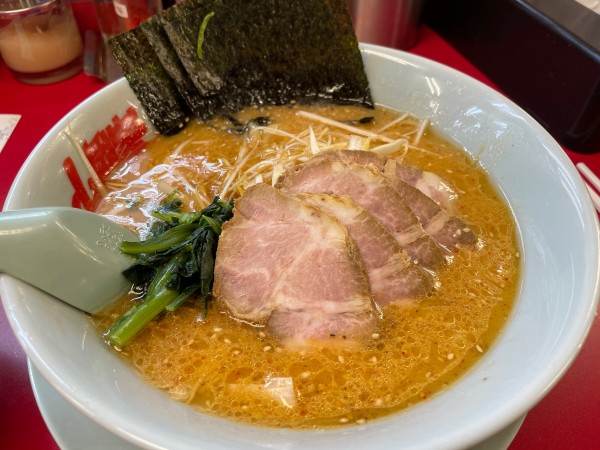 「特製味噌ネギチャーシュー麺」@ラーメン山岡家 小松店の写真