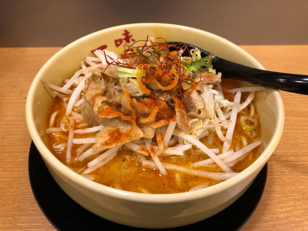 「白辛味噌ラーメン」@味噌ラーメン 百庵 西新宿店の写真