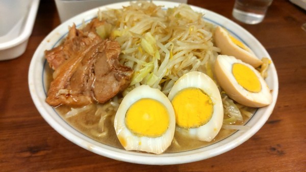 「大・煮玉子・煮玉子(カラメ)￥1,200」@ラーメン二郎 品川店の写真