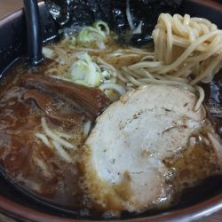 黒豚鶏ラーメン(800)