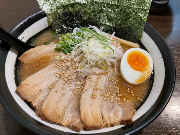 「特製醤油チャーシューメン」@麺や 鶏恵 ときわ店の写真