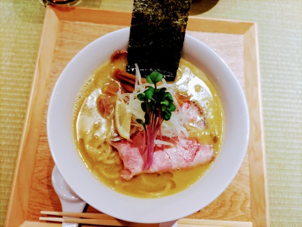 「濃厚牡蠣らぁ麺」@らぁ麺 牡蠣と貝の写真