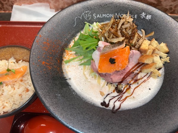 「白サーモン＋サーモンめし＋フレンチ和え玉」@サーモンnoodle京都 伏見稲荷店の写真