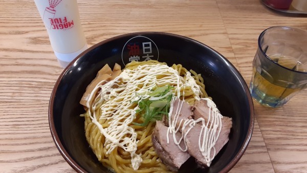 「油そば　大盛り無料　マヨネーズ」@日本油党 渋谷総本部の写真