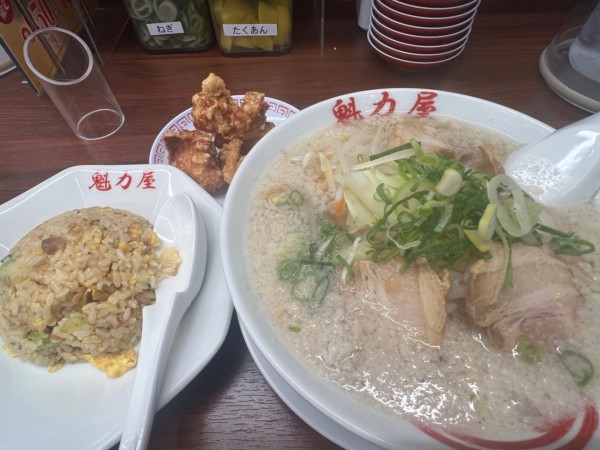 「【期間限定】野菜たっぷり塩タンメン+焼きめし唐揚げ定食」@ラーメン魁力屋 丹波口店の写真