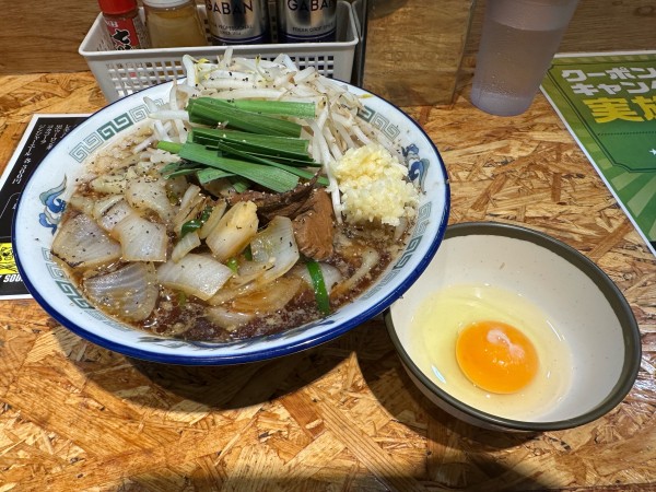 「スタミナラーメン+麺大盛+生玉子」@スタミナラーメンのかたの写真