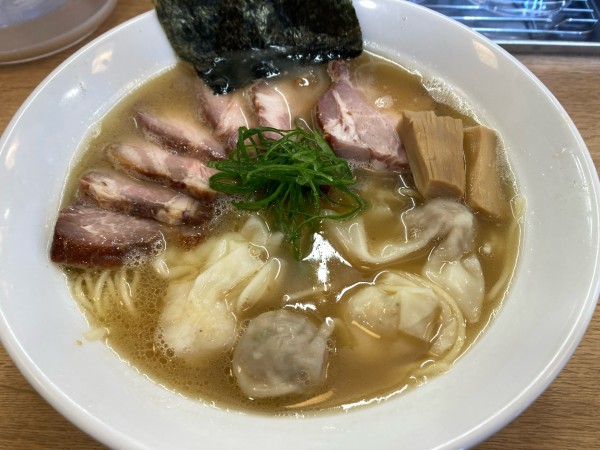 「チャーシュー支那そばミックスワンタン」@支那ソバ きたがわの写真