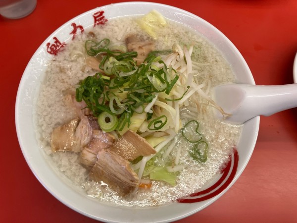 「野菜たっぷり塩タンメン935円」@ラーメン魁力屋 鶴川店の写真