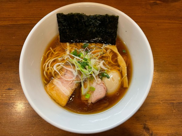 「醤油らーめん 半熟味付玉子入り(¥1,000)」@麺処 びぎ屋の写真