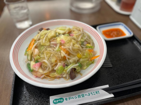 「ちゃんぽん（揚麺・少な目￥750）＋辛味（￥30）」@長崎ちゃんぽん リンガーハット 五反田東口店の写真