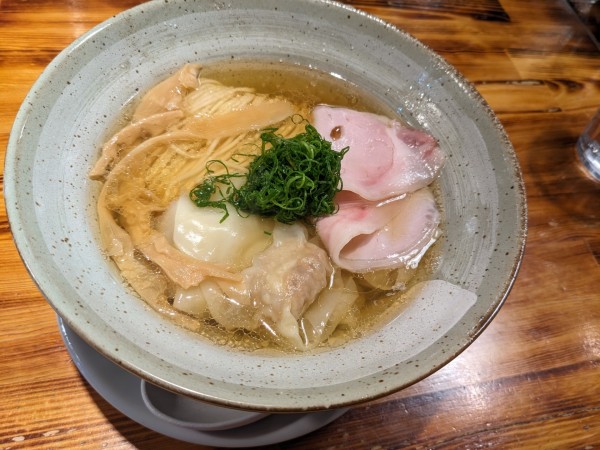 「和出汁わんたん塩そば」@世田谷製麺所の写真