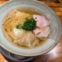 和出汁わんたん塩そば