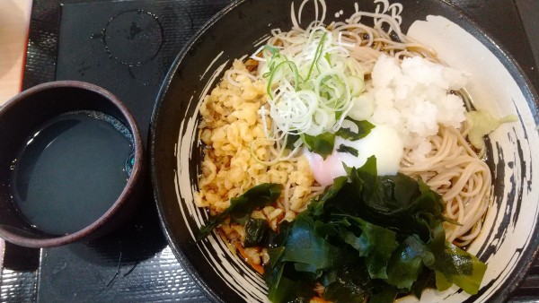 「朝そばおろし・わかめ変更+温玉(¥450+クーポン)」@ゆで太郎 錦町店の写真